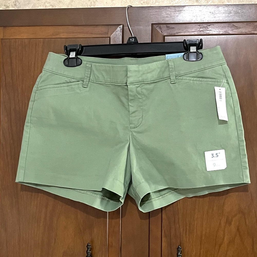 NWT Old Navy Pixie Shorts. Women’s size 6.